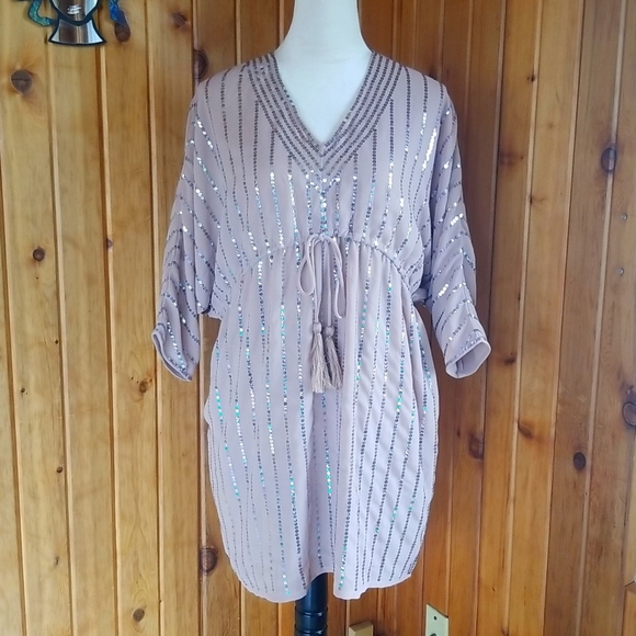 En Creme Dresses & Skirts - En Creme Dress